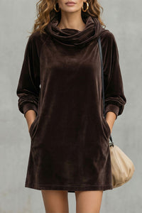 Moréna – Comfort in velluto drappeggiato – Mini abito con scollo ad anello
