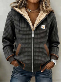 Ainsley | Giacca con cappuccio e zip foderata in sherpa